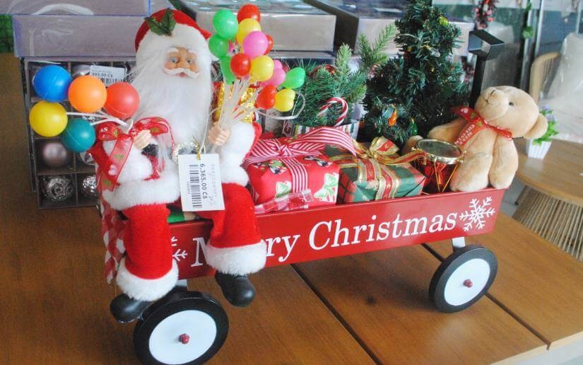 Productos navideños dinamizan la economía en los Mercados