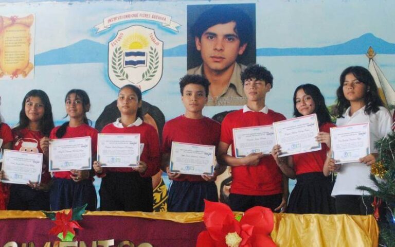 Reconocen esfuerzo de más de 200 estudiantes de excelencia académica