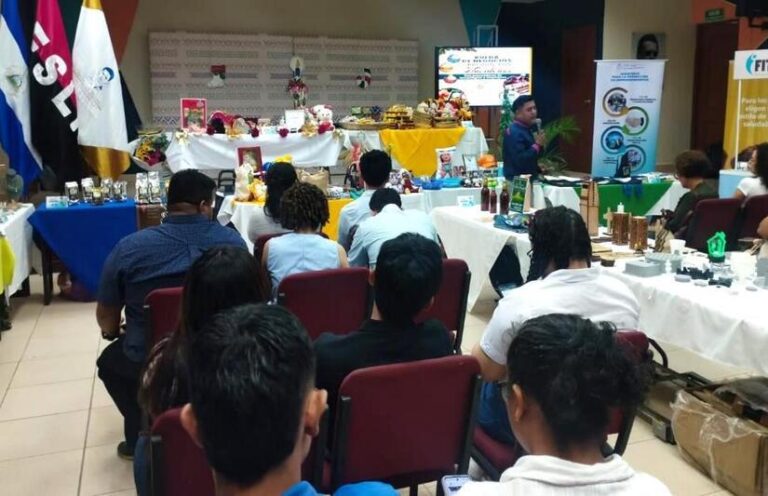 Rueda de Negocios Navideños impulsa a emprendedores