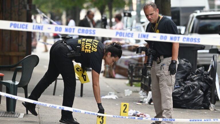 Se creían carniceros y tapan los desagües con sus vecinos