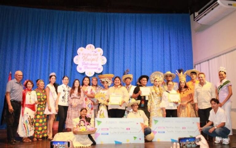 Premian a ganadores del III Concurso Nacional para el Diseño y Confección de Huipiles Tradicionales y Creativos