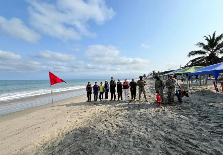 Cierran acceso a playa en Ecuador por supuesta contaminación química