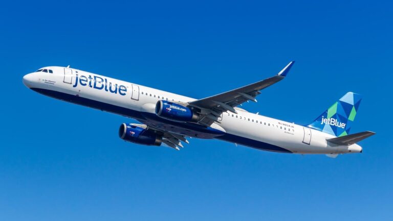 Avión de EEUU a punto de colisionar con otro