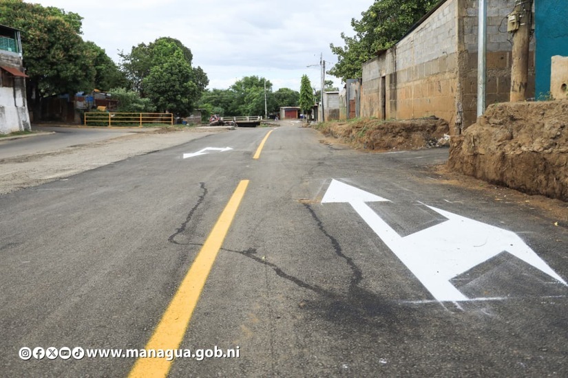 Calles asfaltadas en el barrio 30 de Mayo garantizan seguridad