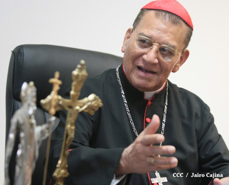 Cardenal Miguel Obando y Bravo.