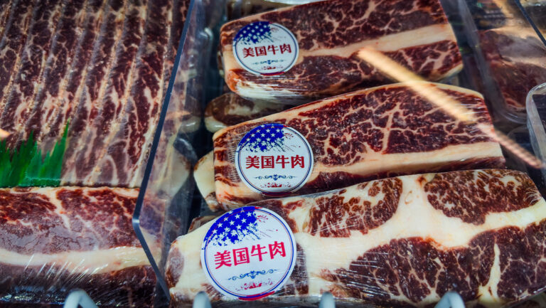 China anuncia aranceles adicionales del 55 %