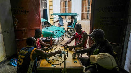 Cuba queda sin servicio eléctrico tras sufrir una "desconexión"