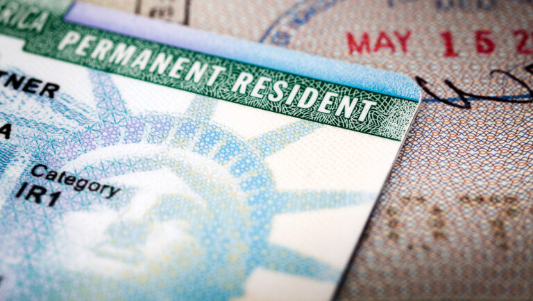 EEUU suspende el programa de lotería de “Green Cards”