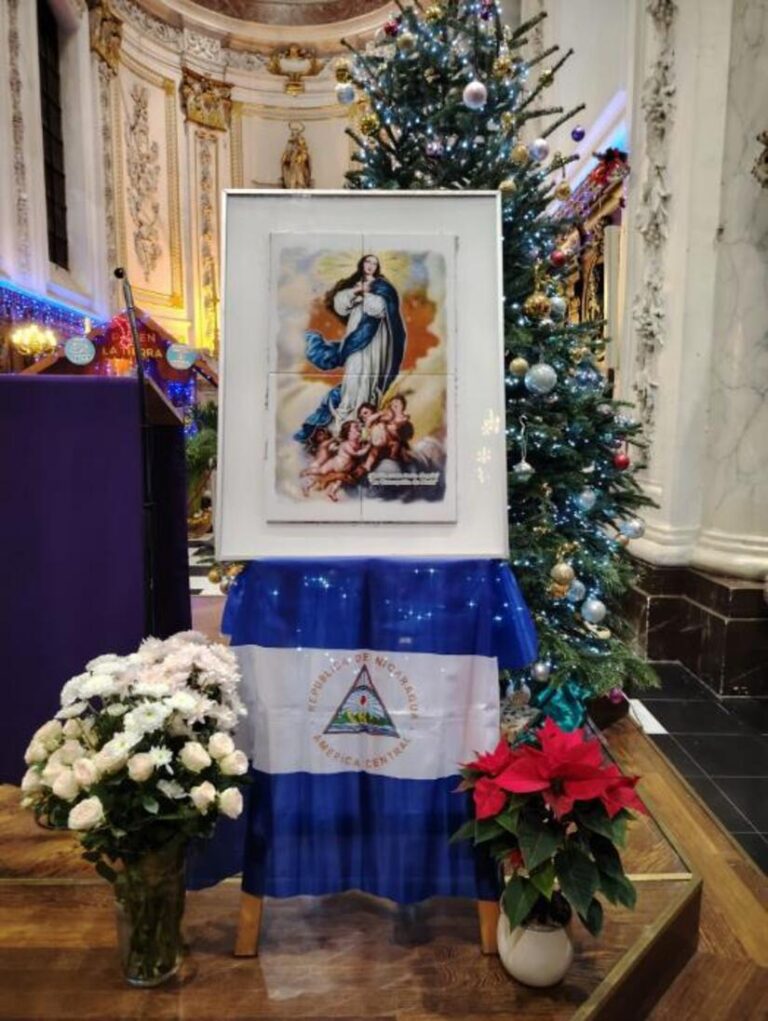 Embajada de Nicaragua celebra Purísima en histórica Parroquia Nuestra Señora de Finistère en Bruselas