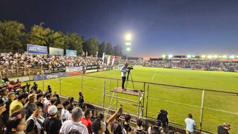 Estadio de Futbol Cacique Diriangen en Diriamba
