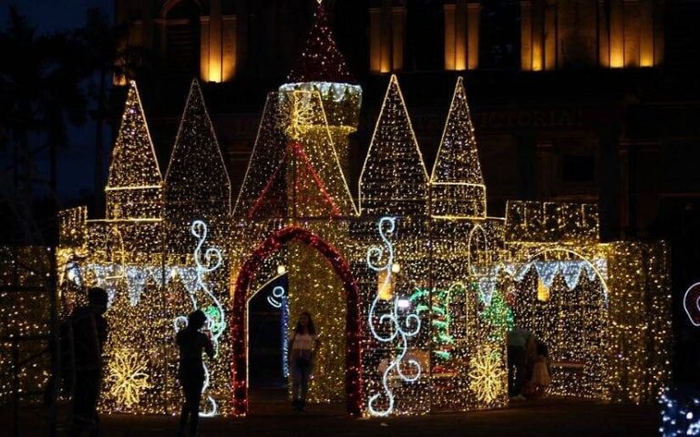 Familias disfrutan de la magia de Navidad en Managua