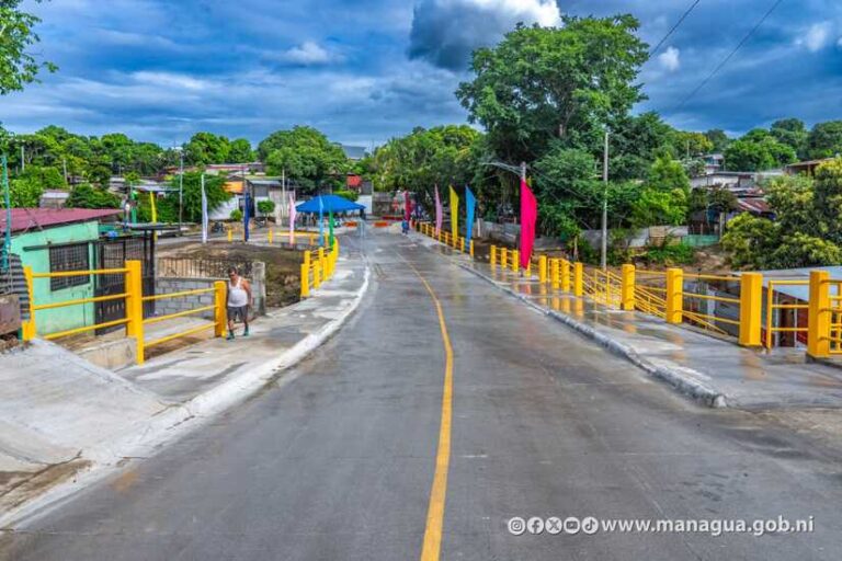 Inauguran obra de desarrollo integral en Sierra Maestra