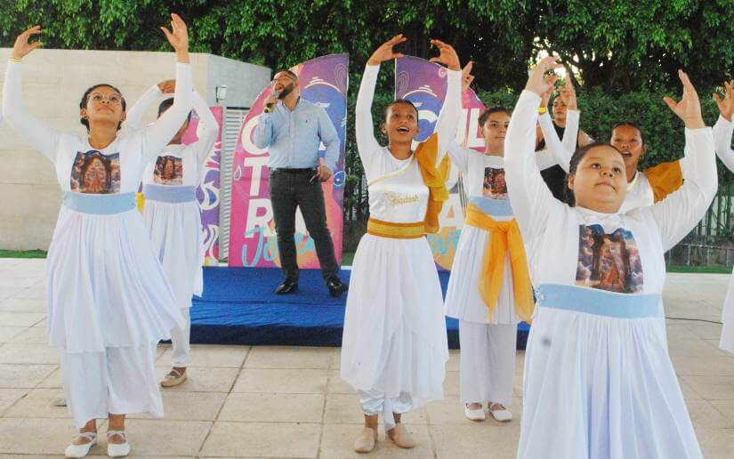 Jóvenes alaban a Dios con Expo Danza Cristiana