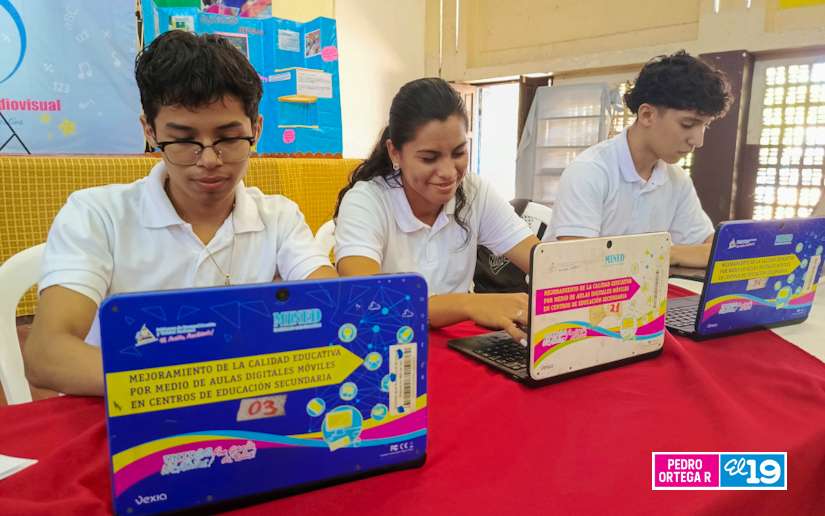 Más de 98 mil estudiantes obtienen certificación en herramientas digitales durante el Ciclo Escolar 2025