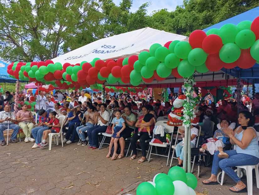 Pacientes del Hospital La Mascota disfrutan de una fiesta navideña