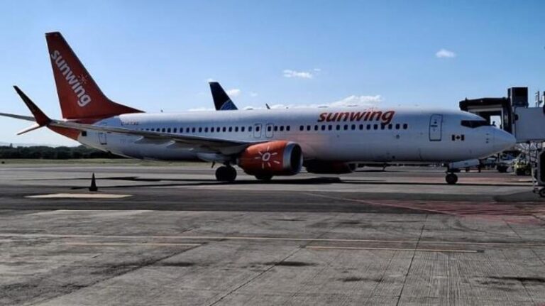 Primer vuelo directo desde Canadá llega a Nicaragua y fortalece el turismo