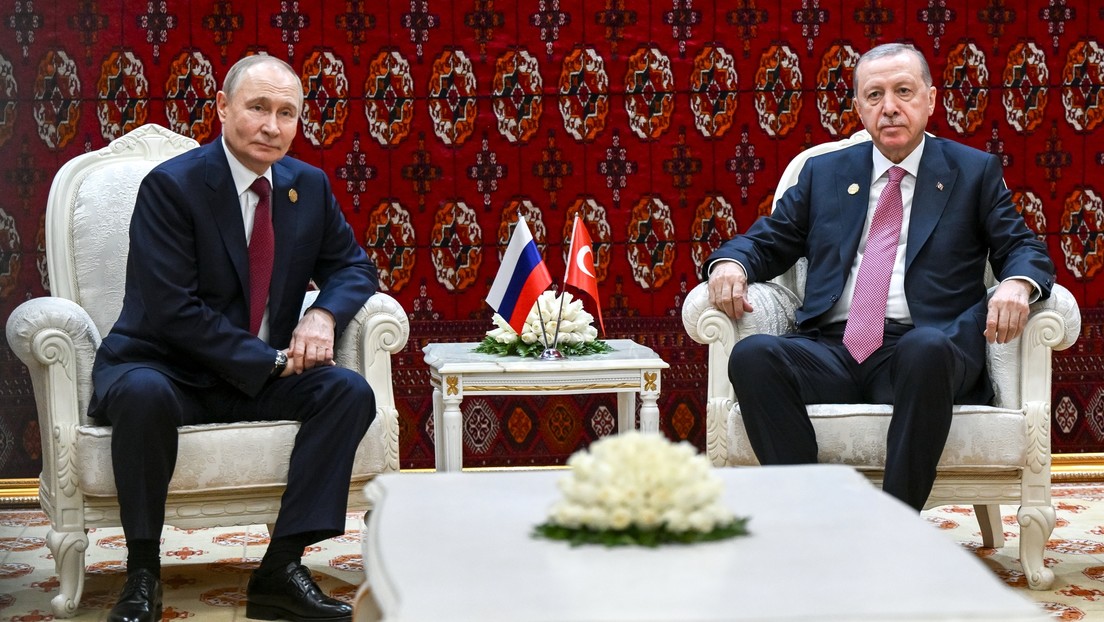 Putin y Erdogan sostienen encuentro bilateral