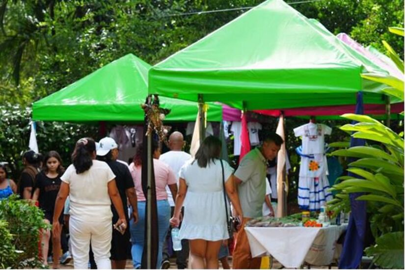 Realizan primera Feria Navideña en el Parque Zoológico Nacional