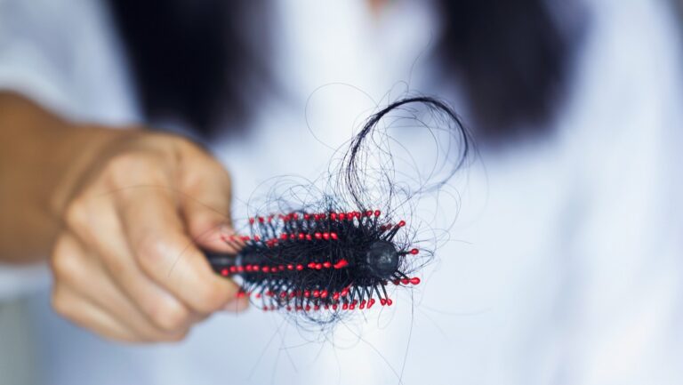 Vinculan el matcha con la caída del cabello