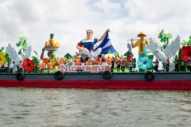 Celebran Carnaval Acuático 2025 en San Carlos