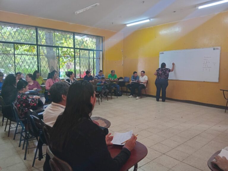 Docentes se capacitan en víspera del inicio del año escolar 2026