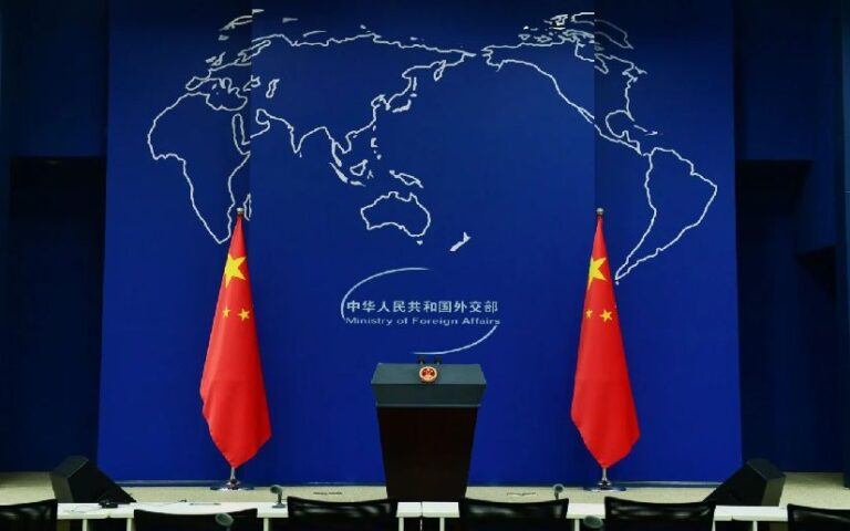 La República Popular China pide a Estados Unidos liberar de inmediato al Presidente Nicolás Maduro y a su esposa