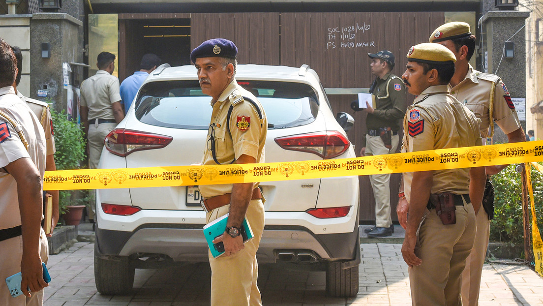 En la India, se arrestó a tres personas bajo sospecha de haber decapitado a Saurabh Singh, un conductor de taxi de 26 años, luego de que este se opusiera a que su mujer tuviera un amante.