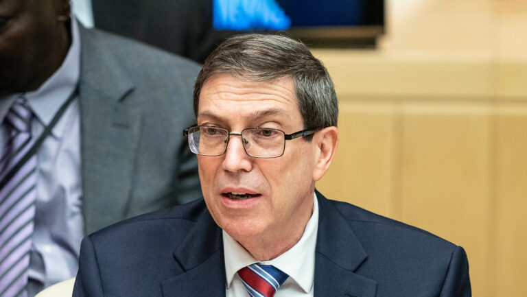 Canciller de Cuba responde a amenazas del presidente de EEUU