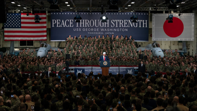 China llama a EEUU para formar común para contener resurgimiento del militarismo en Japón