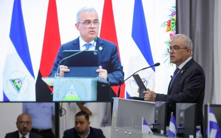 Entrevista al Compañero Ovidio Reyes, Presidente del Banco Central en el Programa Estudio TN8