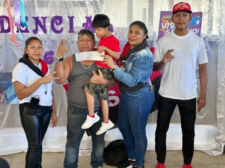 Estudiantes de Educación Especial reciben su Bono Presidencial