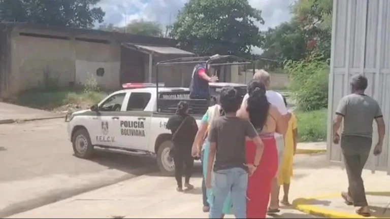 Fallecen 12 personas de una familia en un accidente en Bolivia