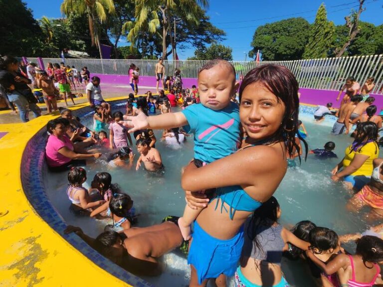 Familias disfrutan el cierre de vacaciones en el Centro Turístico Xilonem