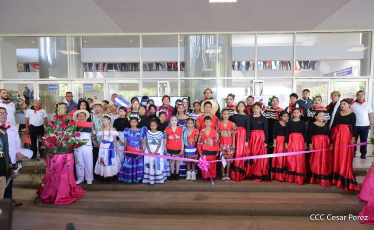 Realizan relanzamiento del Hospital Fernando Vélez Paiz