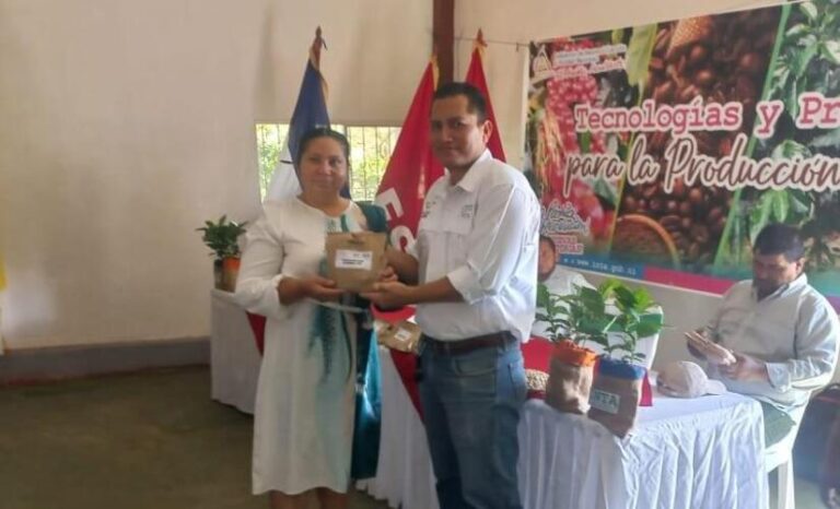 Caficultores participan del foro sobre uso de tecnologías para mejorar producción y calidad del café