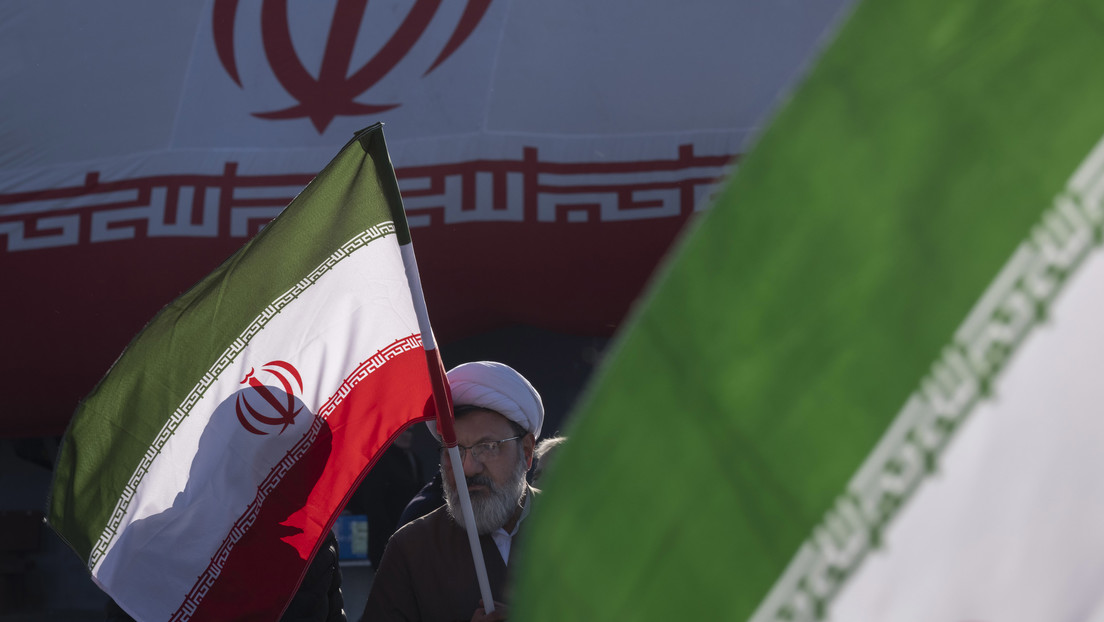 El líder supremo de Irán, el ayatolá Alí Jameneí, aseguró que el país "no cederá ante quienes quieren destruirlo".