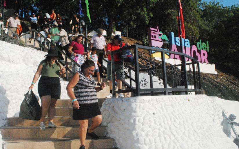 Isla del Amor recibe a turistas nacionales y extranjeros en sus vacaciones de fin de año