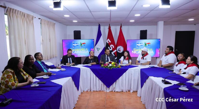 Juventud Sandinista sostiene encuentro con delegación de Sudáfrica