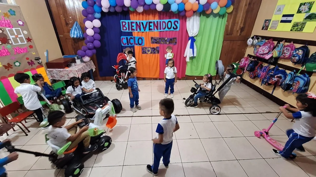 MIFAMILIA entrega juguetes y kits de higiene a más de 16 mil niños en CDI