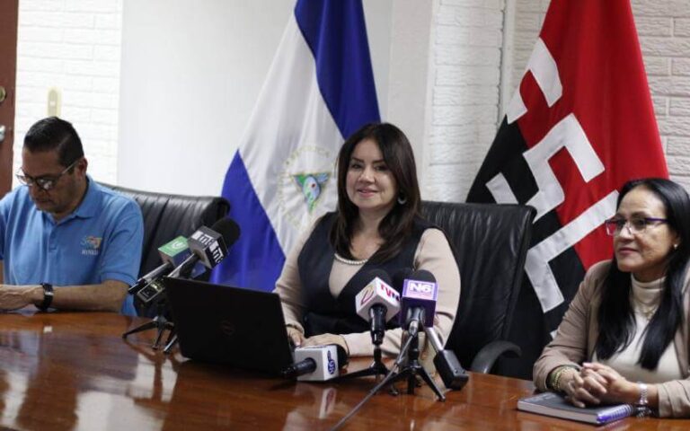 Para brindar una educación de calidad, capacitarán a 60 mil maestros