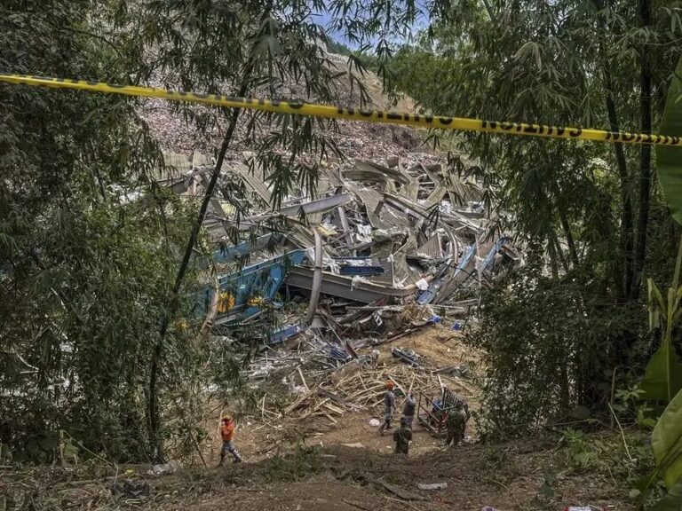 Mueren 10 personas por deslizamiento de tierra en Filipinas