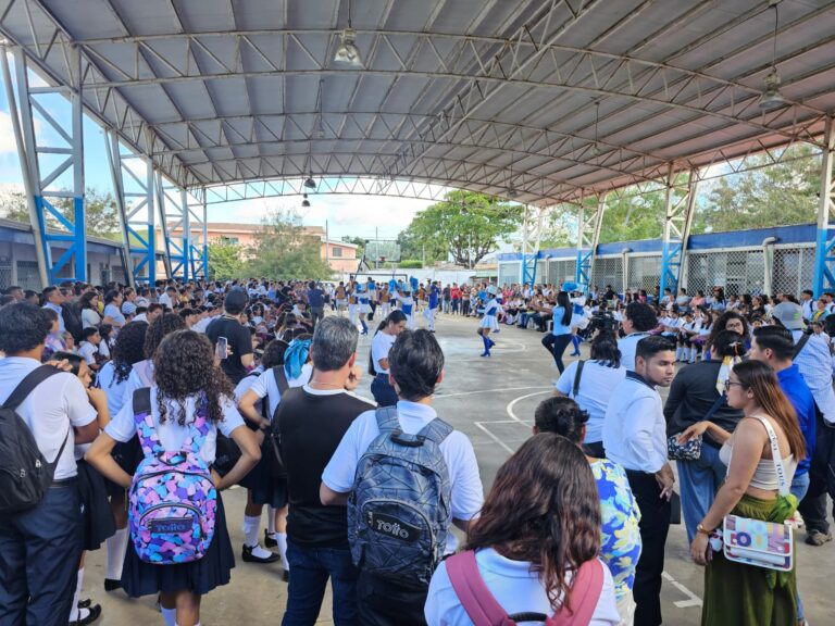 Estudiantes del turno vespertino inician con entusiasmo el ciclo escolar 2026