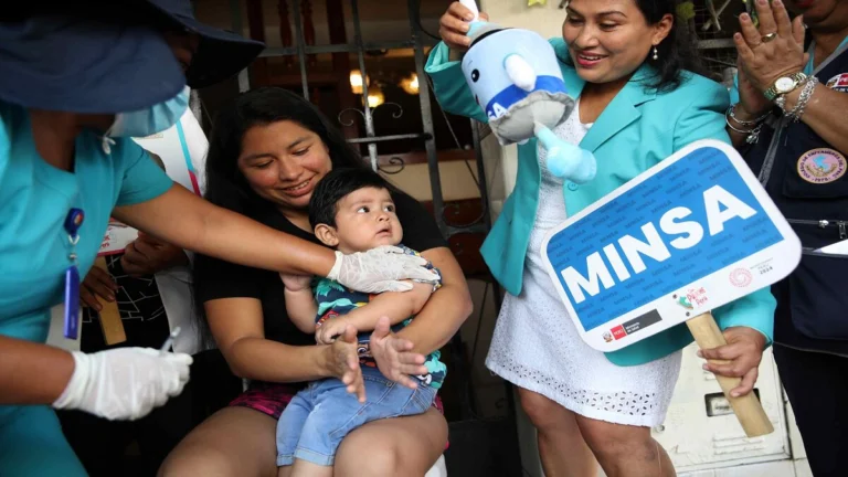 Perú refuerza alerta sanitaria ante riesgo de sarampión y polio