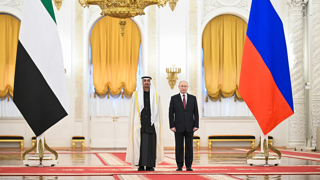 Putin se reúne con su par de Emiratos Árabes Unidos