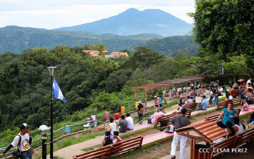 Servidores públicos inician semana laboral reafirmando compromiso con el pueblo Presidente