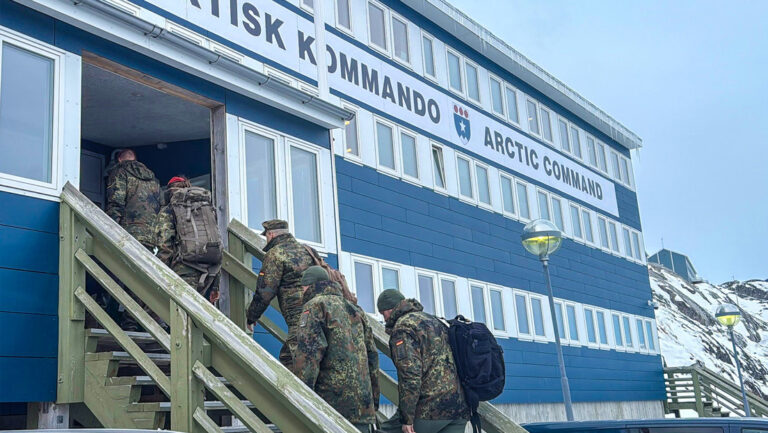 Tropas alemanas abandonan Groenlandia “en silencio y a toda prisa”
