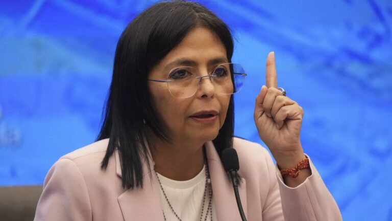 Venezuela no está “Subordinada o sometida”, asegura la presidenta encargada de esa nación