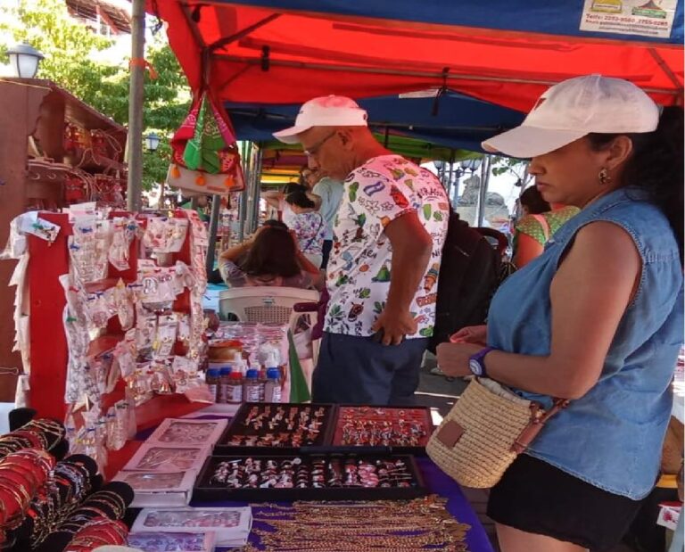 Feria de Emprendedores impulsa el comercio local en varios municipios