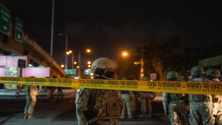 Ataque armado en Ecuador deja cuatro muertos