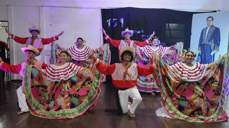 Casa de Cultura conmemora al poeta universal Rubén Darío